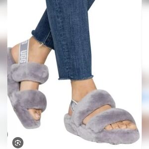 UGG Fluff Yeah Sandals size 9 🆕